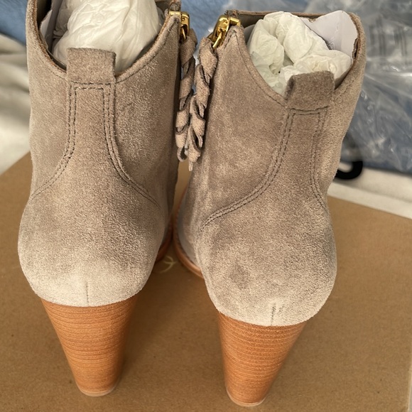 Brand new Joie dalton booties size 37 - color dove - Picture 6 of 12